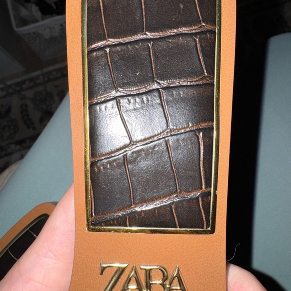 Zara Brown Croc-Pattern Sandals - Picture 3 of 4